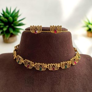Lotus Design Necklace Set