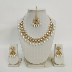 Traditional Kundan Necklace Set with Tikka